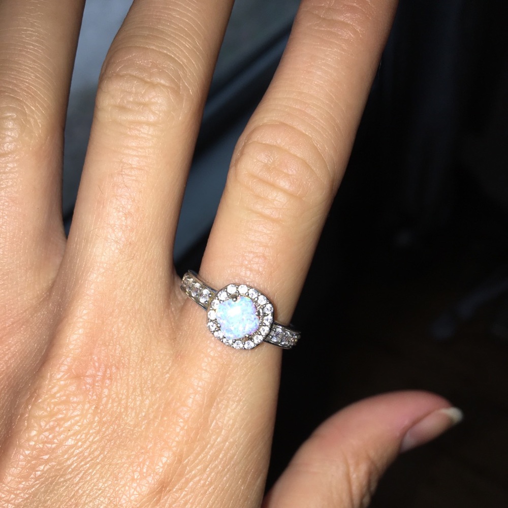 Sterling Silver Cubic Zirconia Diamond Ring.